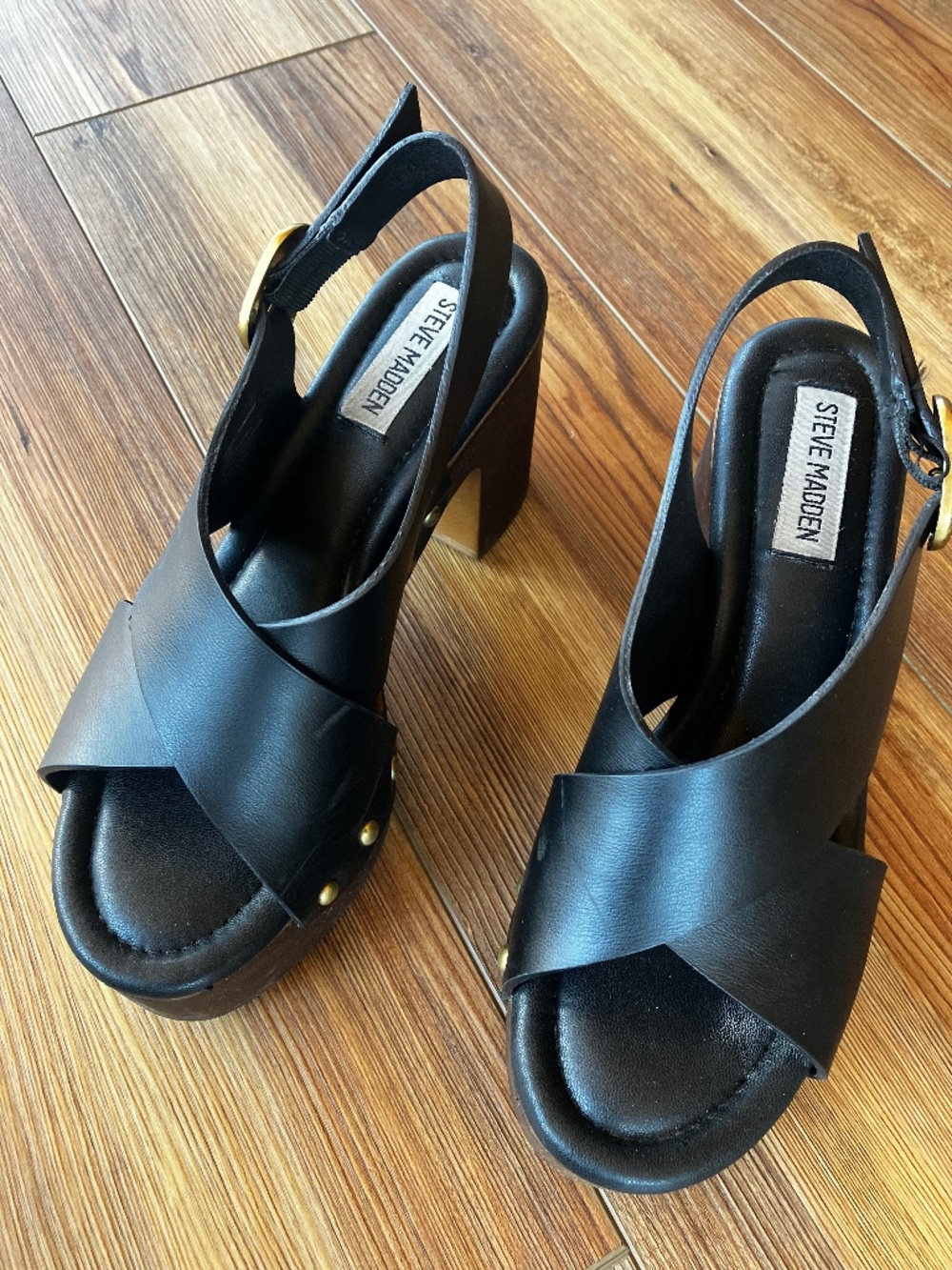 Steve Madden Black Leather and Tan Block Heel -with Gold buckle strap Size 7.5